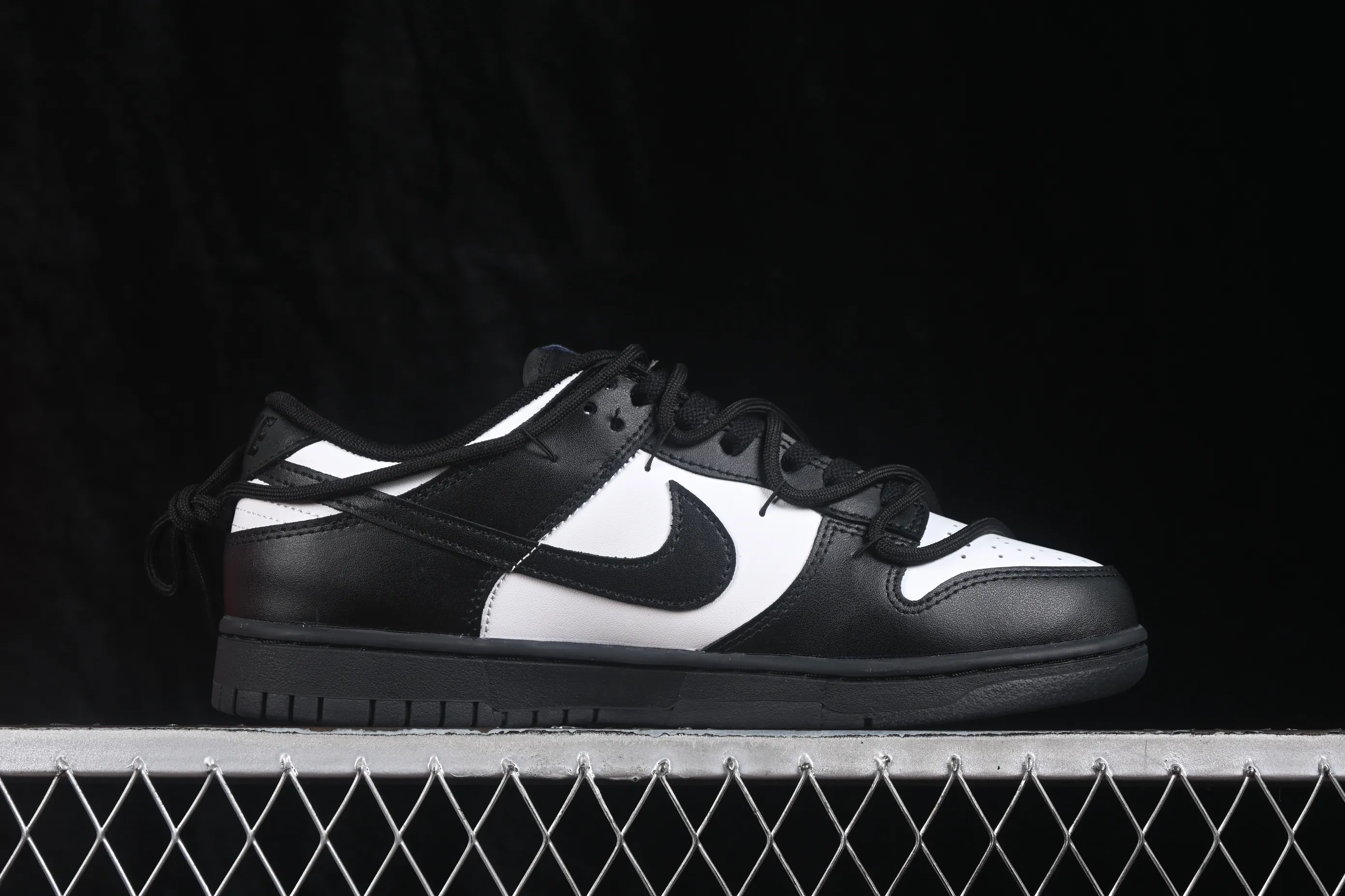 All categories Nk SB Dunk Series Nk SB Dunk Low High-end customized low-top sneakers Nike SB Dunk Low low-top casual skateboard shoes IO7606-010